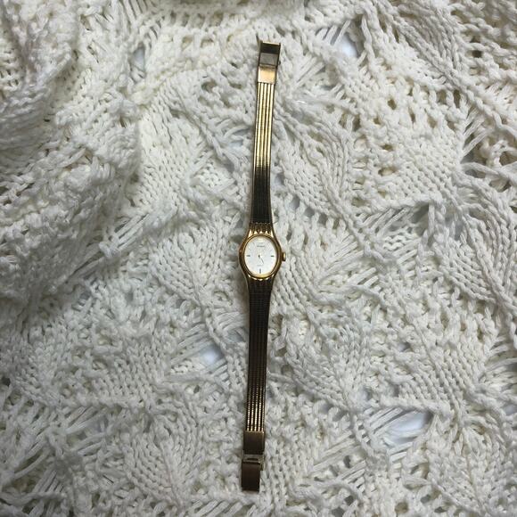 FOR PARTS Vintage Pulsar Ladies Gold Tone Wrist Watch - Doesn't Run - Picture 2 of 10